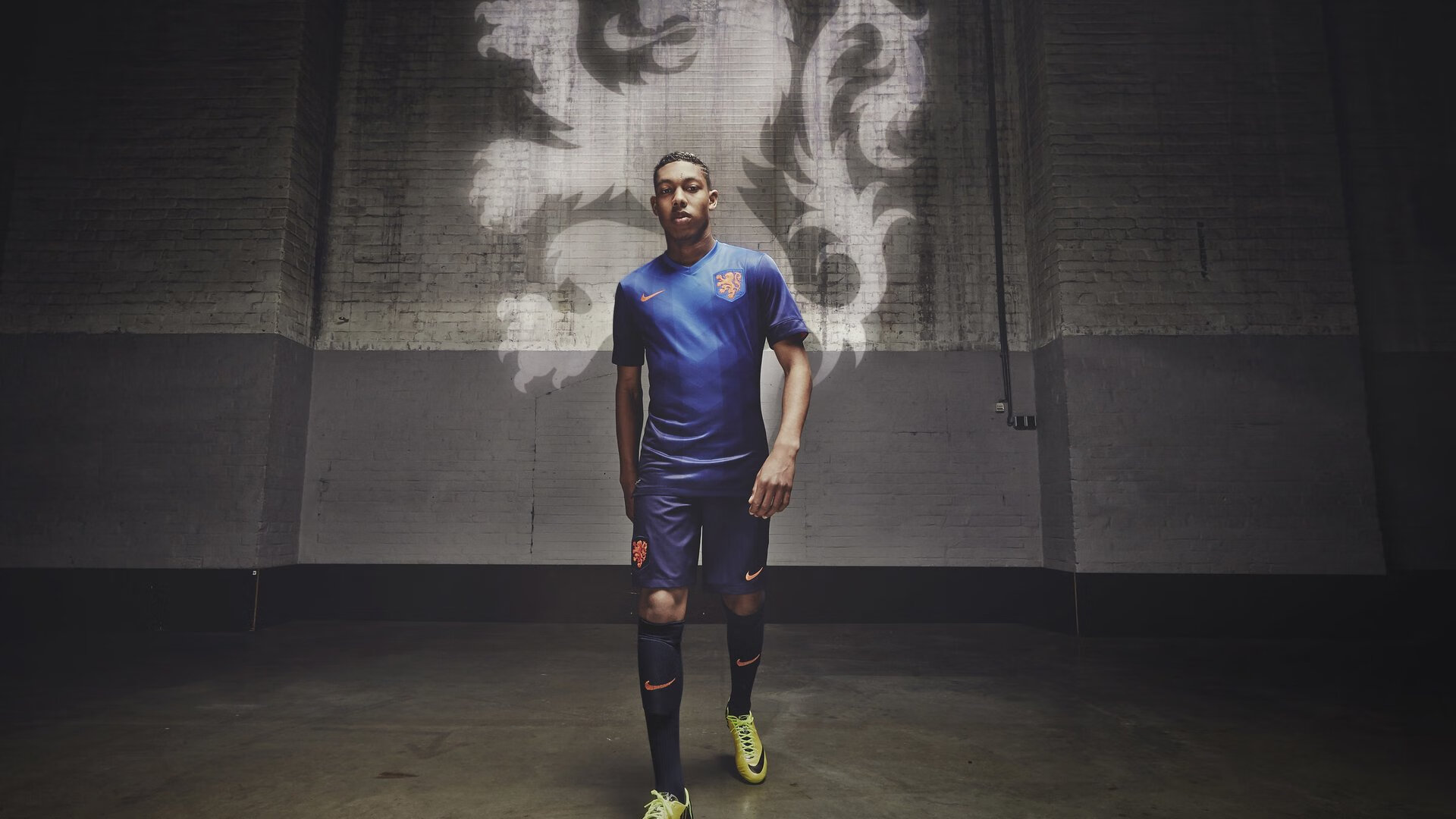 奥尔韦拉赛后感谢团队支持